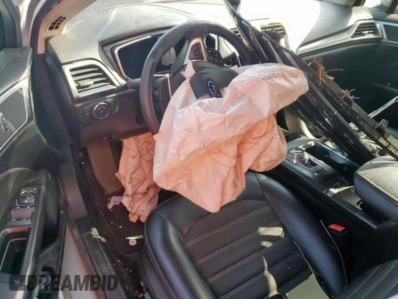 2017 Ford Fusion SE with VIN 3FA6P0H77HR265555, listed as a Copart auction lot 61588275 with 221,991 mi miles and Salvage title. Bid and sale history available at DreamBid. Image 8.