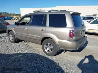 2007 Honda Pilot EX-L with VIN 5FNYF28537B024558, listed as a IAAI auction lot 41806196 with 196,256 mi miles. Bid and sale history available at carsss.com. Image 3.