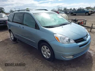 2005 Toyota Sienna XLE with VIN 5TDZA22C15S236748, listed as a IAAI auction lot 41901333 with 254,436 mi miles. Bid and sale history available at carsss.com. Image 1.