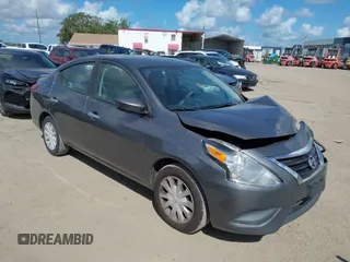 2019 Nissan Versa SV z VIN 3N1CN7AP1KL852367, wystawiony jako IAAI lot #42246462 z przebiegiem 140 456 mil mil oraz . Historia ofert i sprzedaży dostępna na DreamBid. Obrazek 1.