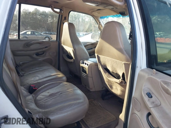 2000 Ford Expedition XLT with VIN 1FMEU1767YLB19633, listed as a IAAI auction lot 41594877 with 288,439 mi miles and . Bid and sale history available at DreamBid. Image 8.