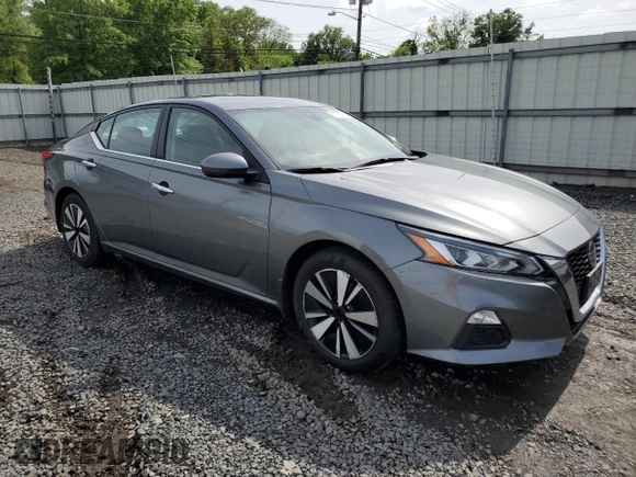 2021 Nissan Altima SV with VIN 1N4BL4DV3MN408021, listed as a Copart auction lot 57078765 with 47,456 mi miles and Salvage title. Bid and sale history available at DreamBid. Image 4.