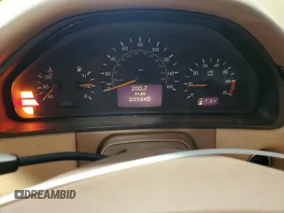 2001 Mercedes-Benz E 320 z VIN WDBJF65J91B339674, wystawiony jako Copart lot #50374725 z przebiegiem 205 940 mil mil oraz Szkoda całkowita • Salvage title. Historia ofert i sprzedaży dostępna na DreamBid. Obrazek 9.