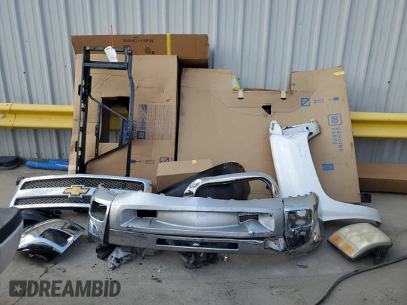2013 Chevrolet Silverado 1500 LT with VIN 3GCPKSE79DG114204, listed as a Copart auction lot 44384635 with 223,506 mi miles and Salvage Title. Bid and sale history available at DreamBid. Image 12.