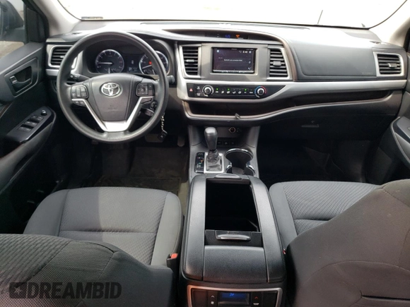2015 Toyota Highlander LE z VIN 5TDBKRFH2FS121445, wystawiony jako Copart lot #57649785 z przebiegiem 220 455 mil mil oraz Czysty tytuł • Clean title. Historia ofert i sprzedaży dostępna na DreamBid. Obrazek 8.