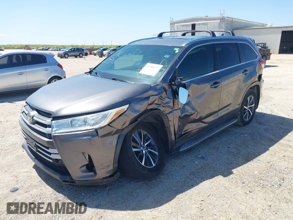 2017 Toyota Highlander XLE with VIN 5TDKZRFH1HS511984, listed as a IAAI auction lot 41948237 with 119,494 mi miles and . Bid and sale history available at DreamBid. Image 17.