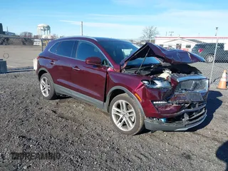2019 Lincoln MKC Reserve with VIN 5LMTJ3DH6KUL09715, listed as a IAAI auction lot 41026548 with 28,550 mi miles. Bid and sale history available at carsss.com. Image 1.