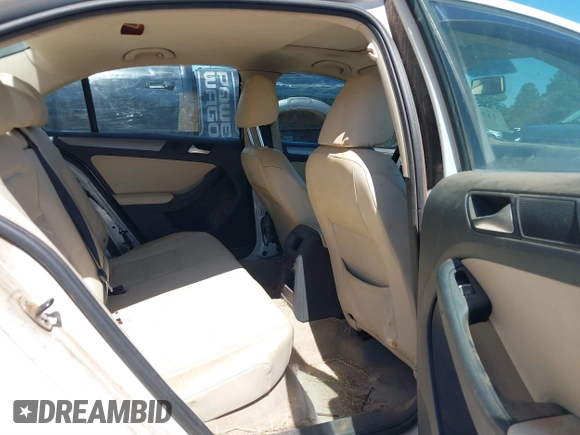 2013 Volkswagen Jetta TDI w/Premium with VIN 3VW3L7AJ4DM361445, listed as a IAAI auction lot 41735571 with 133,894 mi miles and . Bid and sale history available at DreamBid. Image 8.