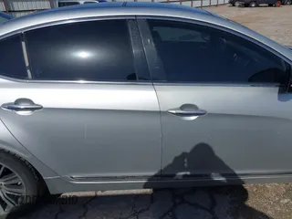 2015 Kia Cadenza Premium with VIN KNALN4D74F5173557, listed as a IAAI auction lot 41702351 with 104,087 mi miles and . Bid and sale history available at carsss.com. Image 13.
