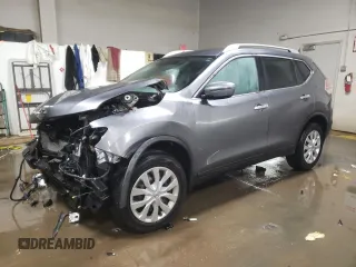 2016 Nissan Rogue SV z VIN KNMAT2MVXGP728973, wystawiony jako Copart lot #88815515 z przebiegiem 53 824 mil mil oraz Szkoda całkowita • Salvage title. Historia ofert i sprzedaży dostępna na DreamBid. Obrazek 1.