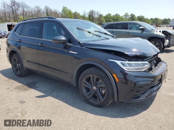 2023 Volkswagen Tiguan SE R-Line Black with VIN 3VV8B7AX3PM141106, listed as a Copart auction lot 62381835 with 18,153 mi miles and Salvage title. Bid and sale history available at DreamBid. Image 4.