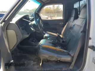 2001 Ford Ranger XL z VIN 1FTYR10D71PB77672, wystawiony jako Copart lot #56221145 z przebiegiem 267 375 mil mil oraz Nie do naprawy • Non repairable. Historia ofert i sprzedaży dostępna na DreamBid. Obrazek 7.