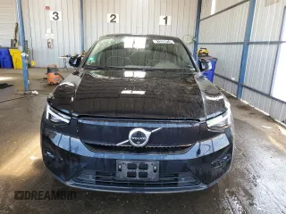 2023 Volvo C40 Recharge Pure Electric Ultimate with VIN YV4ED3GM6P2062387, listed as a Copart auction lot 61333974 with 26,868 mi miles and Clean Title. Bid and sale history available at carsss.com. Image 5.