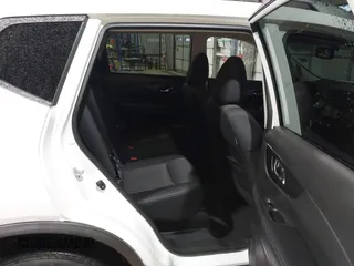 2017 Nissan Rogue SV z VIN KNMAT2MV4HP615103, wystawiony jako IAAI lot #41935754 z przebiegiem 142 770 mil mil oraz . Historia ofert i sprzedaży dostępna na DreamBid. Obrazek 8.