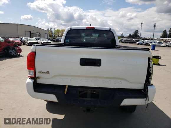 2017 Toyota Tacoma SR z VIN 5TFSX5EN8HX048354, wystawiony jako Copart lot #53874655 z przebiegiem 108 957 mil mil oraz Szkoda całkowita • Salvage title. Historia ofert i sprzedaży dostępna na DreamBid. Obrazek 6.