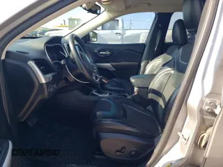 2018 Jeep Cherokee Latitude Plus with VIN 1C4PJLLB5JD519064, listed as a Copart auction lot 60925715 with 161,999 mi miles and Salvage title. Bid and sale history available at DreamBid. Image 7.