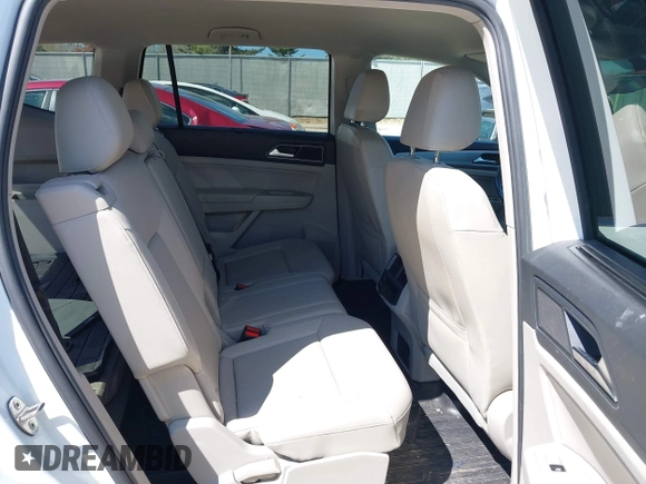 2018 Volkswagen Atlas SE with VIN 1V2KR2CAXJC586848, listed as a IAAI auction lot 42200959 with 96,336 mi miles and . Bid and sale history available at DreamBid. Image 8.