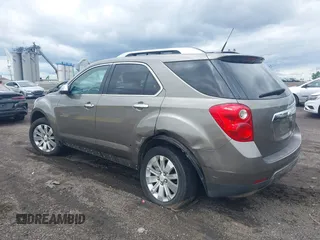 2011 Chevrolet Equinox LTZ z VIN 2CNALFEC4B6470877, wystawiony jako IAAI lot #42328361 z przebiegiem 102 595 mil mil oraz . Historia ofert i sprzedaży dostępna na DreamBid. Obrazek 3.