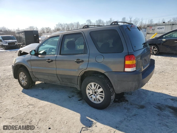 2004 Ford Escape XLT with VIN 1FMYU03184DA15965, listed as a Copart auction lot 42339875 with 209,805 mi miles and Salvage Title. Bid and sale history available at carsss.com. Image 2.