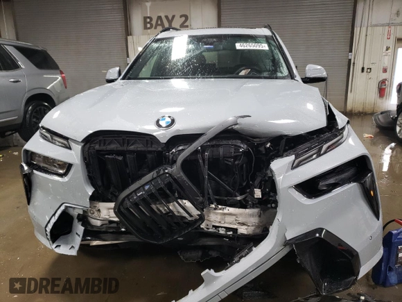 2024 BMW X7 xDrive40i with VIN 5UX23EM04R9V15436, listed as a Copart auction lot 46265095 with 5,504 mi miles and Salvage Title. Bid and sale history available at carsss.com. Image 5.