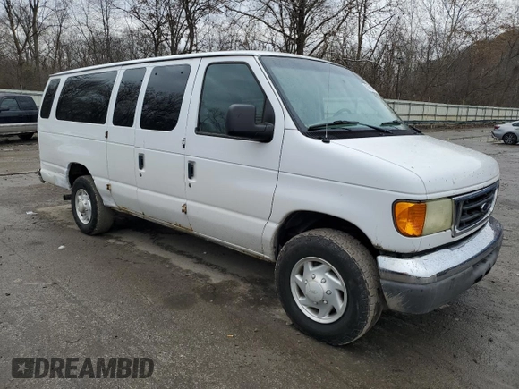 2004 Ford Econoline Passenger XL with VIN 1FBSS31L64HA57005, listed as a Copart auction lot 81564974 with 140,859 mi miles and Clean Title. Bid and sale history available at carsss.com. Image 4.