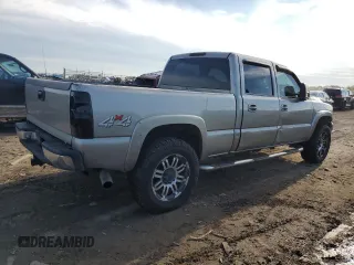 2002 Chevrolet Silverado 1500HD LT with VIN 1GCGK13U22F226215, listed as a Copart auction lot 67556633 with 237,272 mi miles and Salvage Title. Bid and sale history available at DreamBid. Image 3.