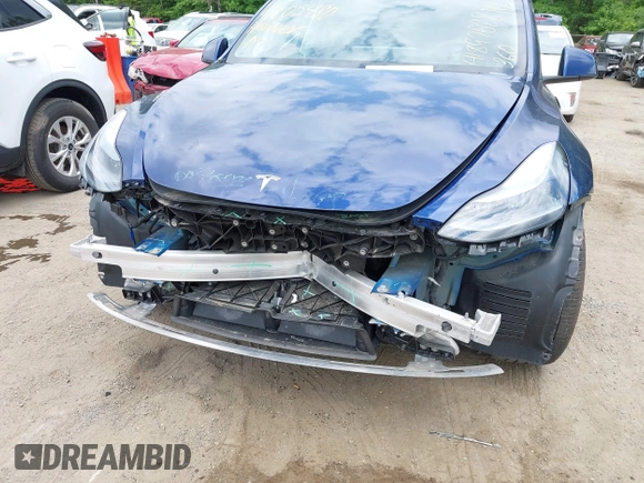2024 Tesla Model Y Long Range z VIN 7SAYGDEE4RA247532, wystawiony jako IAAI lot #42205480 z przebiegiem 21 273 mil mil oraz . Historia ofert i sprzedaży dostępna na DreamBid. Obrazek 17.