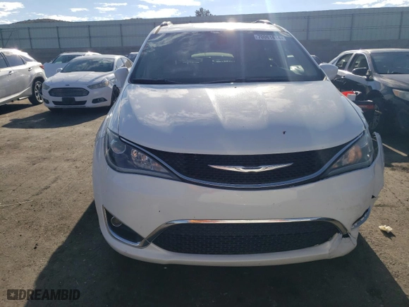 2017 Chrysler Pacifica Touring-L with VIN 2C4RC1BG7HR579133, listed as a Copart auction lot 70061814 with 119,393 mi miles and Salvage Title. Bid and sale history available at carsss.com. Image 5.