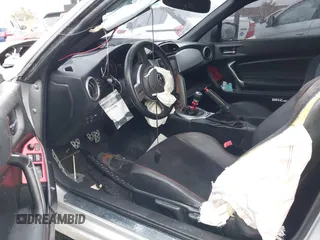 2013 Subaru BRZ Limited с VIN JF1ZCAC1XD1606548, выставлен на аукционе IAAI как лот 42153290 с пробегом 136 534 миль миль и . История ставок и продаж доступна на DreamBid. Изображение 5.