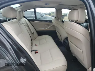 2013 BMW 5 Series 528i xDrive z VIN WBAXH5C59DD112318, wystawiony jako Copart lot #57650125 z przebiegiem 106 189 mil mil oraz Szkoda całkowita • Salvage title. Historia ofert i sprzedaży dostępna na DreamBid. Obrazek 10.