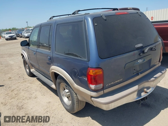 2000 Ford Explorer z VIN 1FMZU64P3YZB70619, wystawiony jako IAAI lot #42000128 z przebiegiem 230 681 mil mil oraz . Historia ofert i sprzedaży dostępna na DreamBid. Obrazek 3.