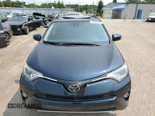 2018 Toyota RAV4 XLE z VIN JTMRFREV9JJ237256, wystawiony jako Copart lot #58391805 z przebiegiem 83 798 mil mil oraz Szkoda całkowita • Salvage title. Historia ofert i sprzedaży dostępna na DreamBid. Obrazek 5.