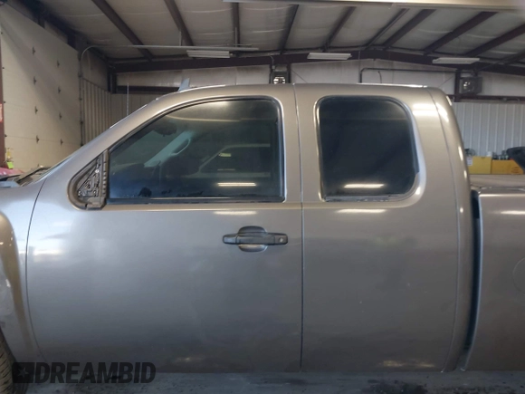 2007 Chevrolet Silverado 1500 Work Truck with VIN 2GCEC19C771599896, listed as a IAAI auction lot 41992728 with 215,375 mi miles and . Bid and sale history available at DreamBid. Image 15.