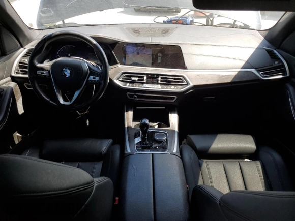 2021 BMW X5 sDrive40i z VIN 5UXCR4C07M9D91723, wystawiony jako Copart lot #54244835 z przebiegiem 113 128 mil mil oraz Szkoda całkowita • Salvage title. Historia ofert i sprzedaży dostępna na DreamBid. Obrazek 8.