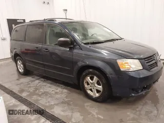 2008 Dodge Grand Caravan SE z VIN 1D8HN44H88B126071, wystawiony jako IAAI lot #41537148 z przebiegiem 231 840 mil mil oraz . Historia ofert i sprzedaży dostępna na DreamBid. Obrazek 1.