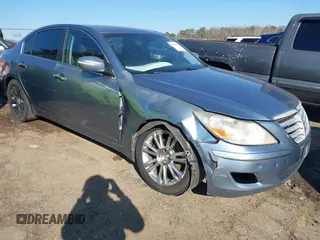 2009 Hyundai Genesis with VIN KMHGC46E19U033302, listed as a IAAI auction lot 41640856 with 181,740 mi miles. Bid and sale history available at carsss.com. Image 1.