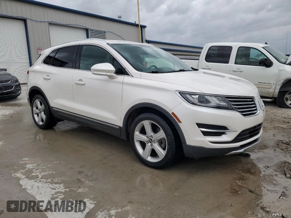 2018 Lincoln MKC Premiere with VIN 5LMCJ1C98JUL20440, listed as a Copart auction lot 49820595 with 58,217 mi miles and Salvage Title. Bid and sale history available at DreamBid. Image 4.