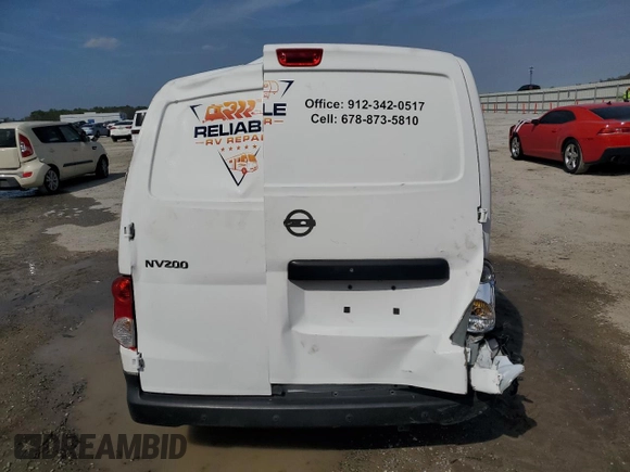 2018 Nissan NV200 S z VIN 3N6CM0KN9JK690414, wystawiony jako Copart lot #48488245 z przebiegiem 180 402 mil mil oraz Szkoda całkowita • Salvage title. Historia ofert i sprzedaży dostępna na DreamBid. Obrazek 6.