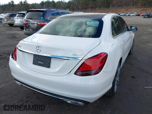 2021 Mercedes-Benz C 300 z VIN W1KWF8EB5MR605575, wystawiony jako IAAI lot #41042025 z przebiegiem 25 639 mil mil oraz . Historia ofert i sprzedaży dostępna na DreamBid. Obrazek 16.