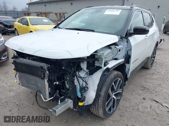 2024 Jeep Compass Limited with VIN 3C4NJDCN6RT140507, listed as a IAAI auction lot 41094559 with 6,494 mi miles and . Bid and sale history available at carsss.com. Image 6.