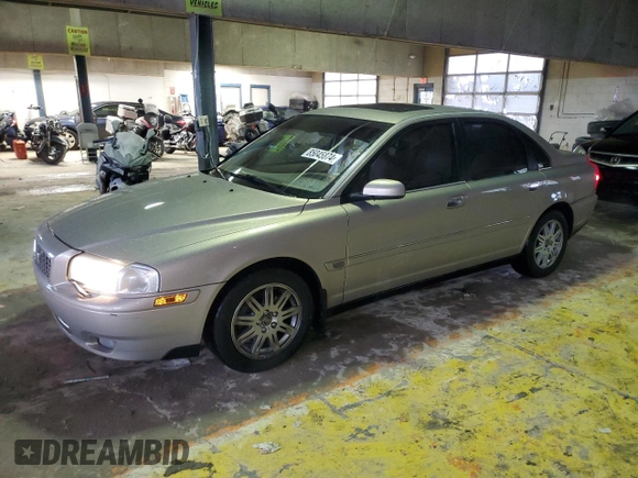 2005 Volvo S80 z VIN YV1TS592851411893, wystawiony jako Copart lot #43352335 z przebiegiem 201 199 mil mil oraz Nie do naprawy • Non repairable. Historia ofert i sprzedaży dostępna na DreamBid. Obrazek 1.