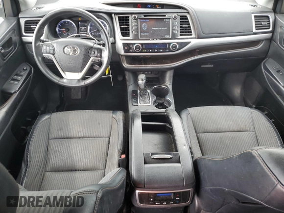2018 Toyota Highlander LE with VIN 5TDZZRFH2JS284129, listed as a Copart auction lot 58466295 with 130,269 mi miles and Salvage title. Bid and sale history available at DreamBid. Image 8.