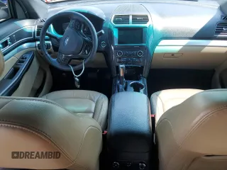 2017 Ford Explorer XLT z VIN 1FM5K8D86HGD75307, wystawiony jako Copart lot #55724885 z przebiegiem Nie podano mil oraz Szkoda całkowita • Salvage title. Historia ofert i sprzedaży dostępna na DreamBid. Obrazek 8.