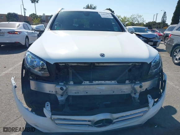 2019 Mercedes-Benz GLC with VIN WDC0G4JB0KV172130, listed as a IAAI auction lot 42094565 with 40,013 mi miles. Bid and sale history available at carsss.com. Image 6.