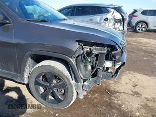 2017 Jeep Cherokee Limited с VIN 1C4PJMDS0HW647733, выставлен на аукционе IAAI как лот 41522345 с пробегом 98 181 миль миль и . История ставок и продаж доступна на DreamBid. Изображение 6.