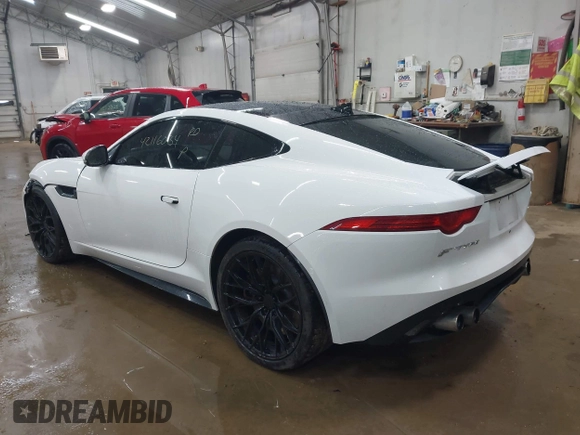 2015 Jaguar F-Type R z VIN SAJWA6DA3FMK21267, wystawiony jako IAAI lot #42116034 z przebiegiem 60 044 mil mil oraz . Historia ofert i sprzedaży dostępna na DreamBid. Obrazek 3.