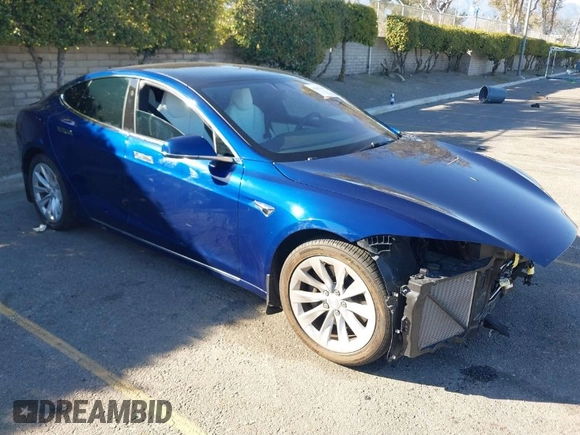2019 Tesla Model S 75D z VIN 5YJSA1E27KF333645, wystawiony jako IAAI lot #41647989 z przebiegiem 52 528 mil mil oraz . Historia ofert i sprzedaży dostępna na DreamBid. Obrazek 1.