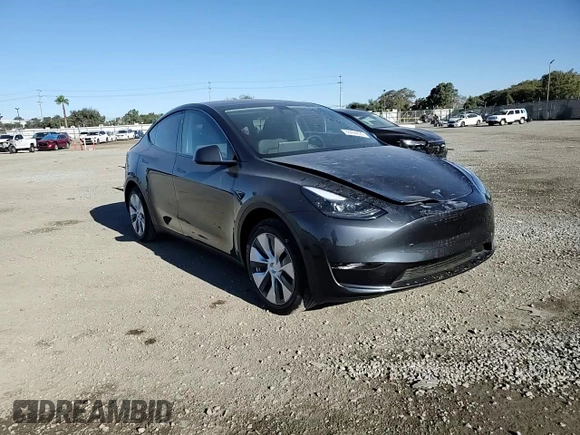 2024 Tesla Model Y with VIN 7SAYGDED4RF017614, listed as a Copart auction lot 88494625 with 11,209 mi miles and Salvage title. Bid and sale history available at DreamBid. Image 10.