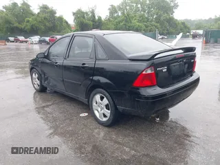 2005 Ford Focus S with VIN 1FAHP34N55W199644, listed as a IAAI auction lot 42351890 with 179,365 mi miles and . Bid and sale history available at DreamBid. Image 3.