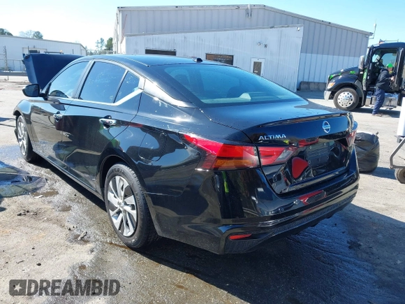2020 Nissan Altima S with VIN 1N4BL4BV6LC274098, listed as a IAAI auction lot 41881624 with 133,843 mi miles and . Bid and sale history available at DreamBid. Image 3.